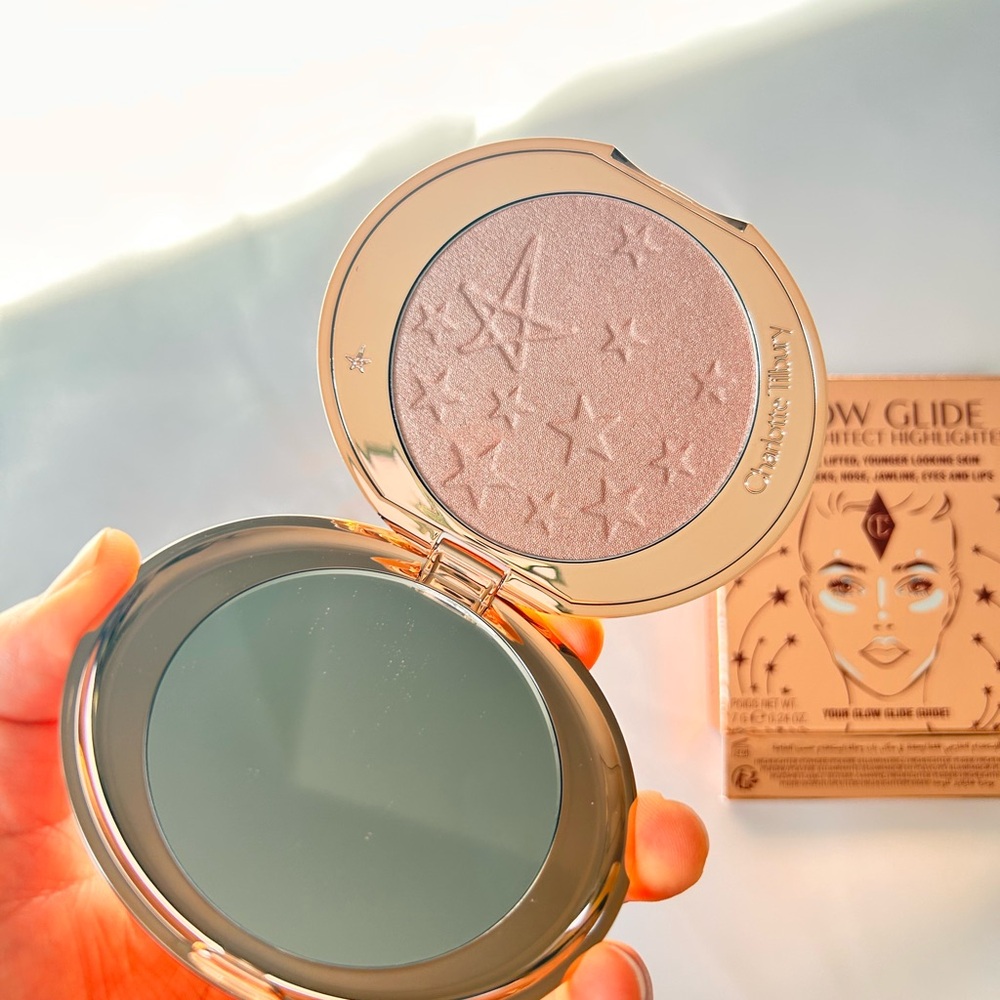 Charlotte Tilbury Glow Glide Highlighter - Picture 13 of 16